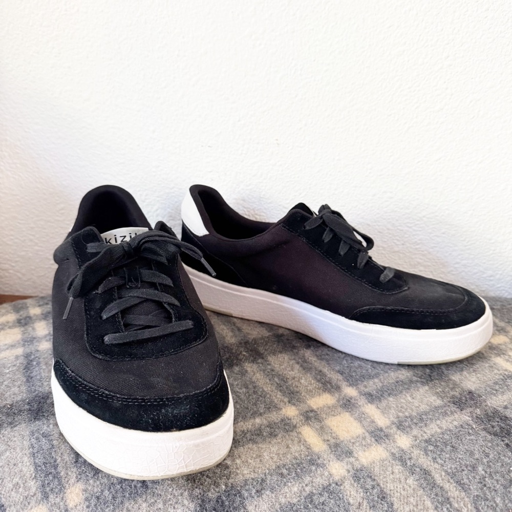Kizik Prague Hands-Free Sneaker Black White Wide M 11.5 W 13 Athleisure Unisex - Picture 2 of 12
